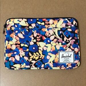 Herschel Floral 15” Laptop Sleeve